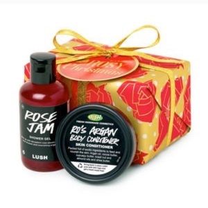 NIB Rosy Christmas Lush Box